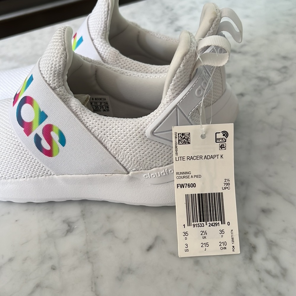 NWT ADIDAS LIGHT RACERS - Picture 2 of 6